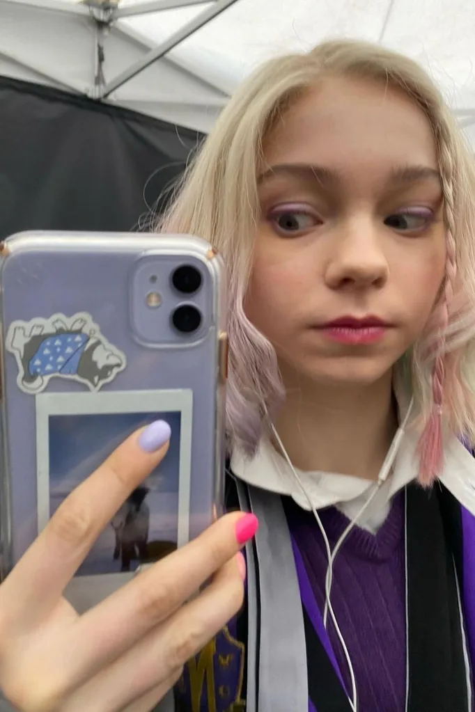 emma-myers-wednesday-bts-photo
