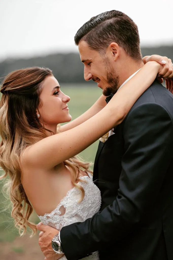 matthew-leckie-and-laura-friese-wedding-portrait