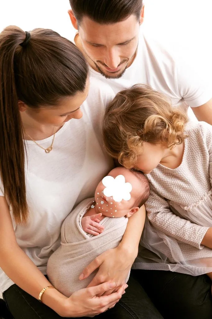 matthew-lecki-and-wife-family-portrait-with-their-two-kids-wearing-beige