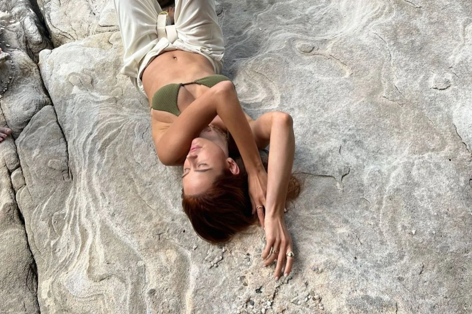 jesinta-franklin-beach
