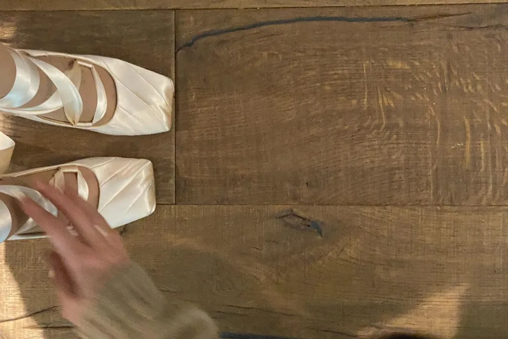 ariana-grande-ballet-shoes