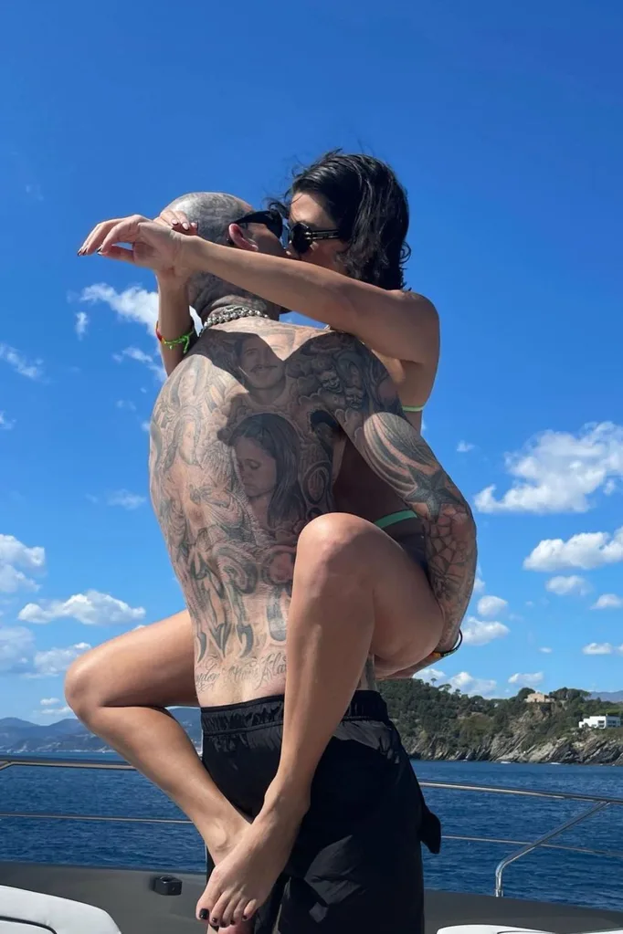 kourtney-kardashian-travis-barker