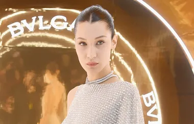 Bella Hadid debuts curly hair transformation in sexy new selfie