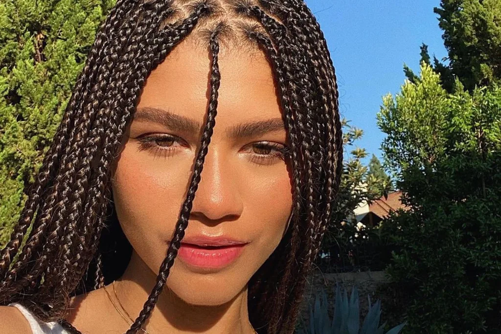 zendaya-selfie-clear-skin