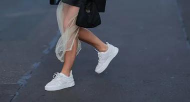 Complete Your Cool Girl Style With These Top 5 Celebrity Approved White Sneakers