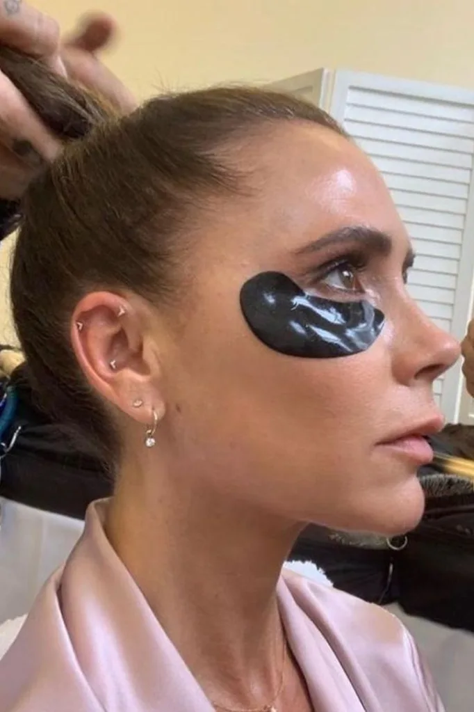 victoria-beckham-ear-piercing