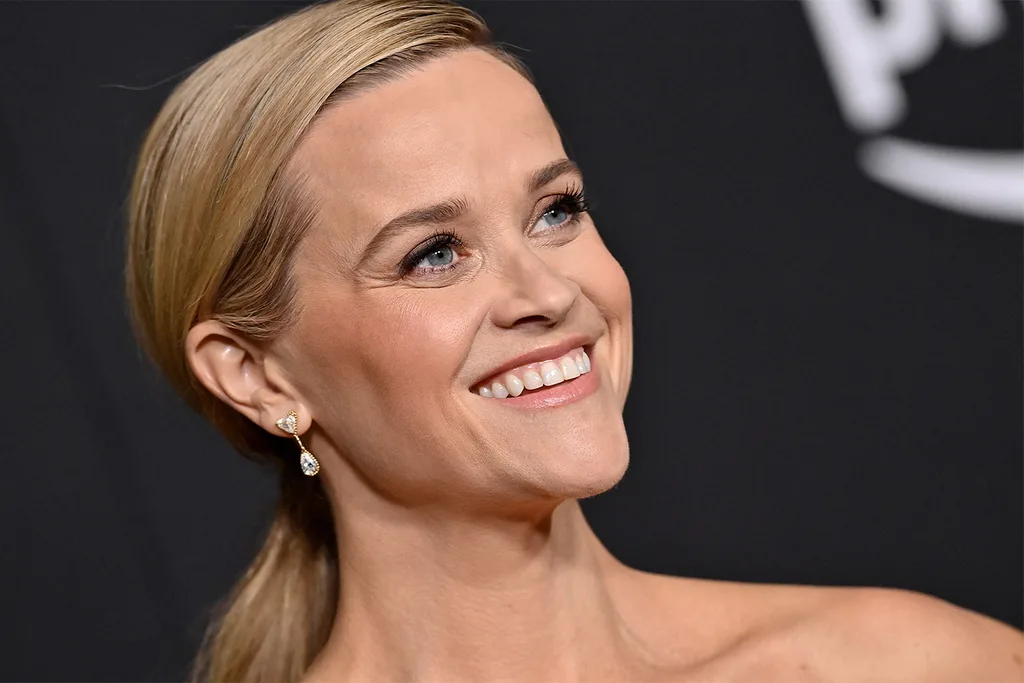 reese-witherspoon-close-up-smiling