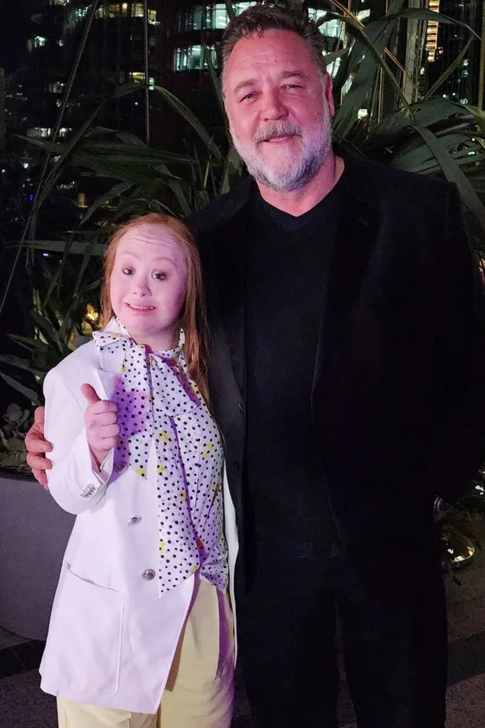 Madeilne-Stuart-smiling-with-russell-crowe