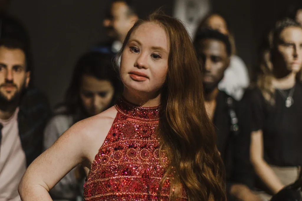 Madeline-stuart-in-sparkly-top-modelling