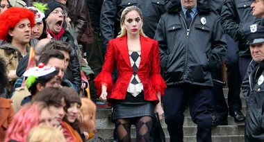 New pics of Lady Gaga as Harley Quinn