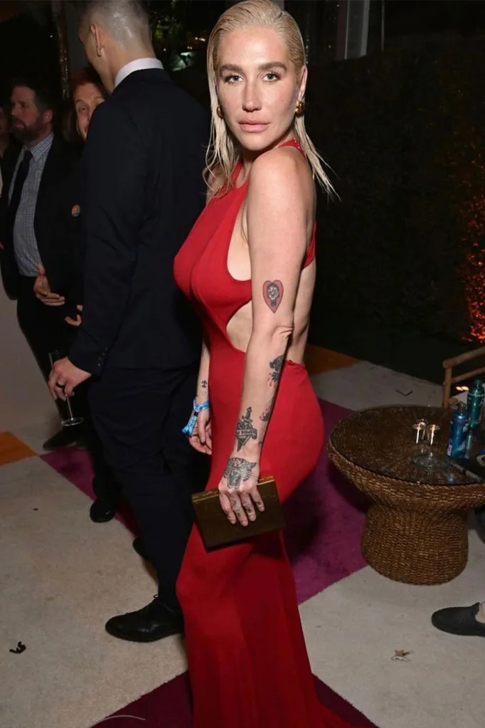 kesha-in-red-dress-and-wet-look-hair