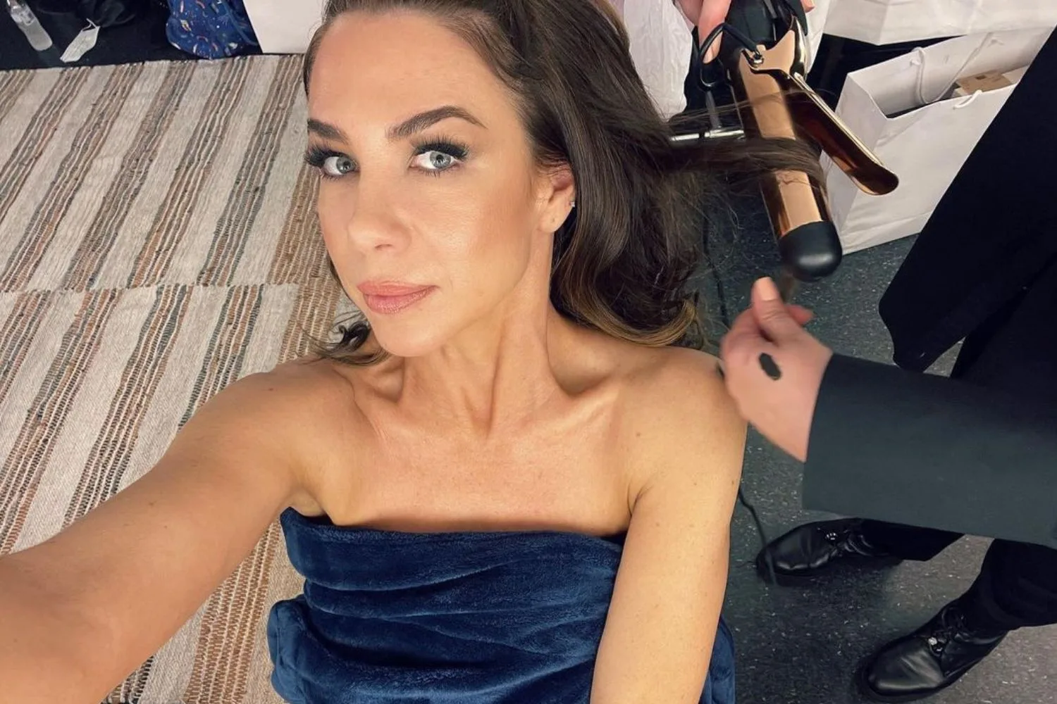 kate-ritchie-in-hair-and-makeup-chair