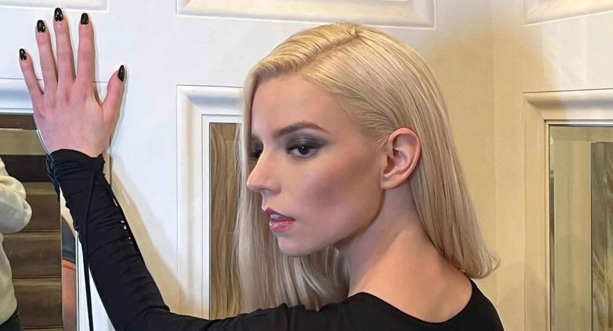 These press-on nails look like the real deal!