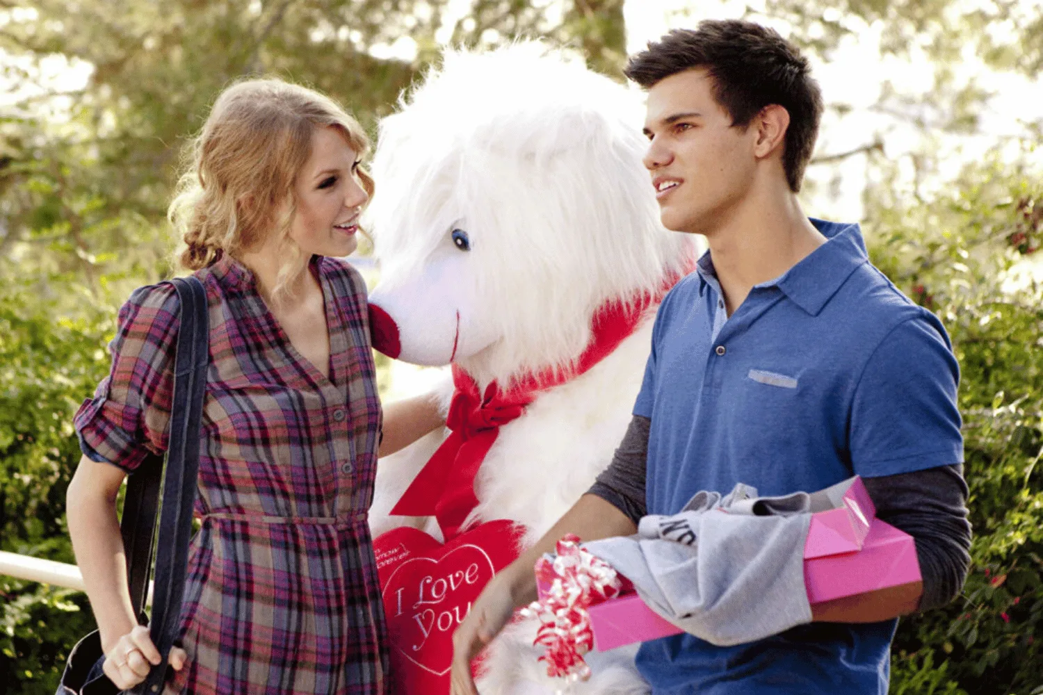 taylor-swift-taylor-lautner-valentines-day-movie