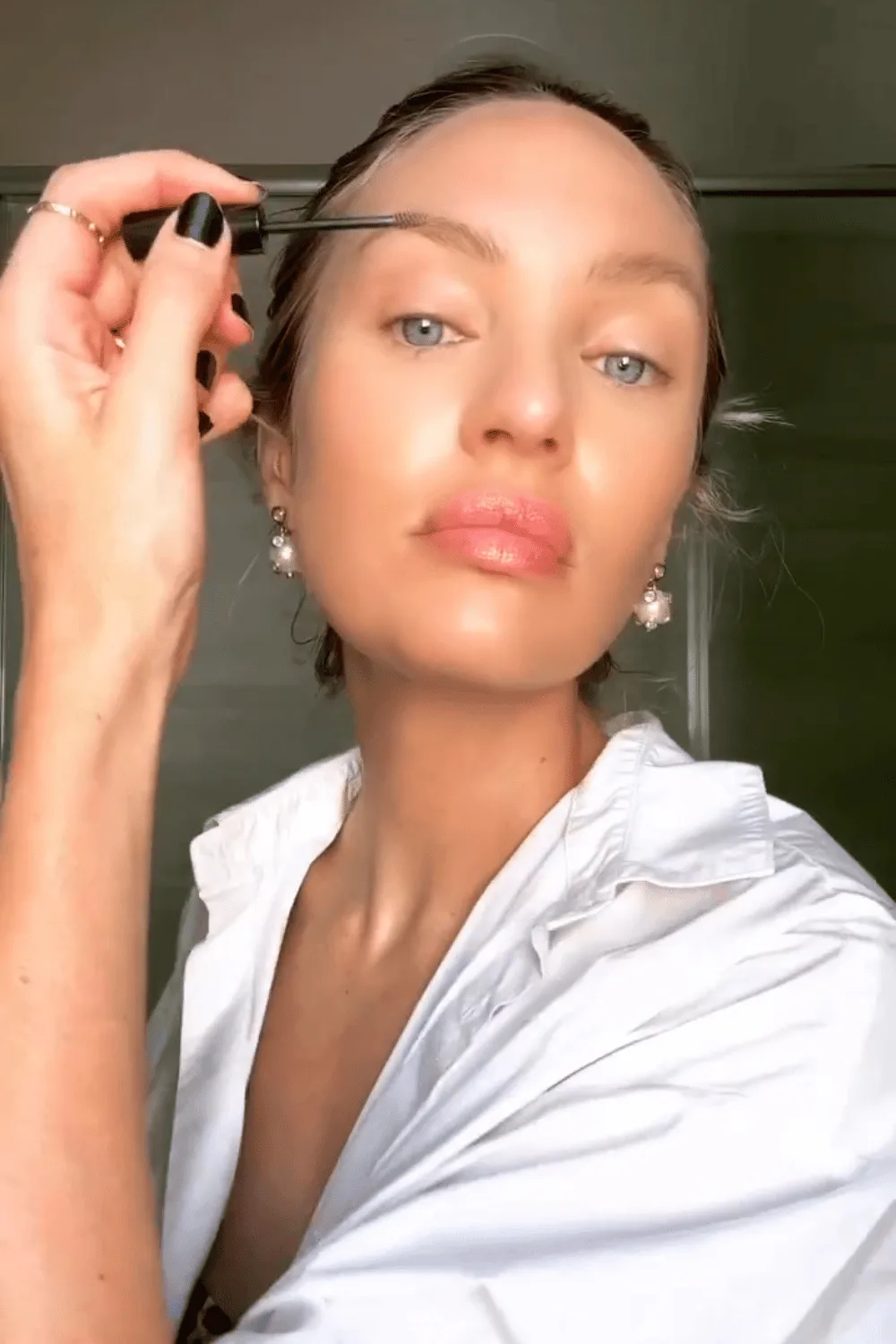 candice-swanepoel-makeup-routine