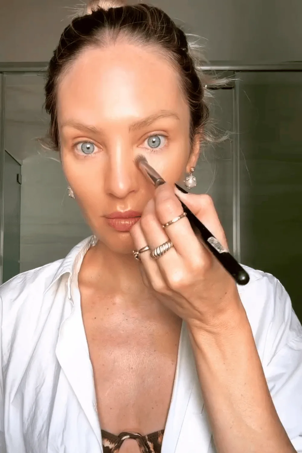 candice-swanepoel-makeup-routine