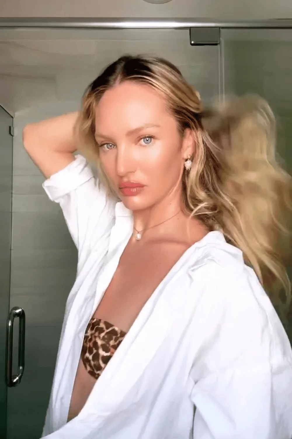 candice-swanepoel-makeup-routine