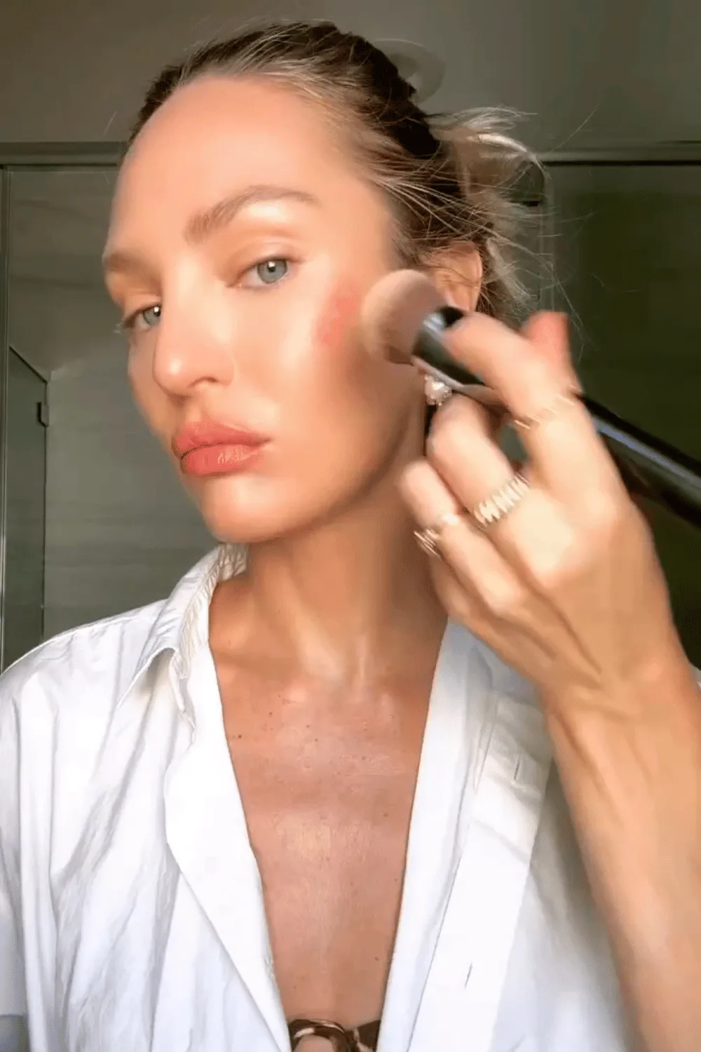 candice-swanepoel-makeup-routine