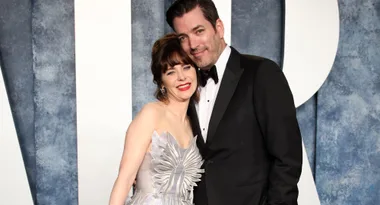 Zooey Deschanel Announces Her Engagement to Jonathan Scott