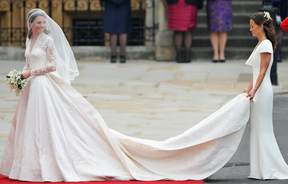 Pippa Middleton's Bridesmaid Dress | WHO Pippa Middleton's Bridesmaid Dress | WHO
