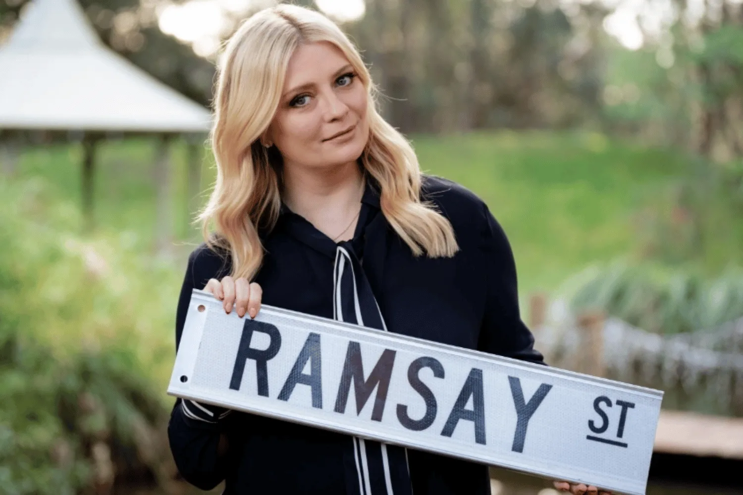 mischa-barton-neighbours