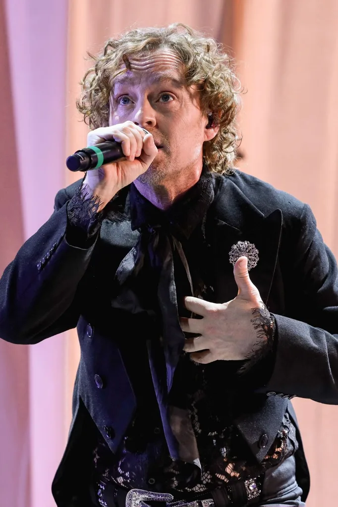 darren hayes masked singer