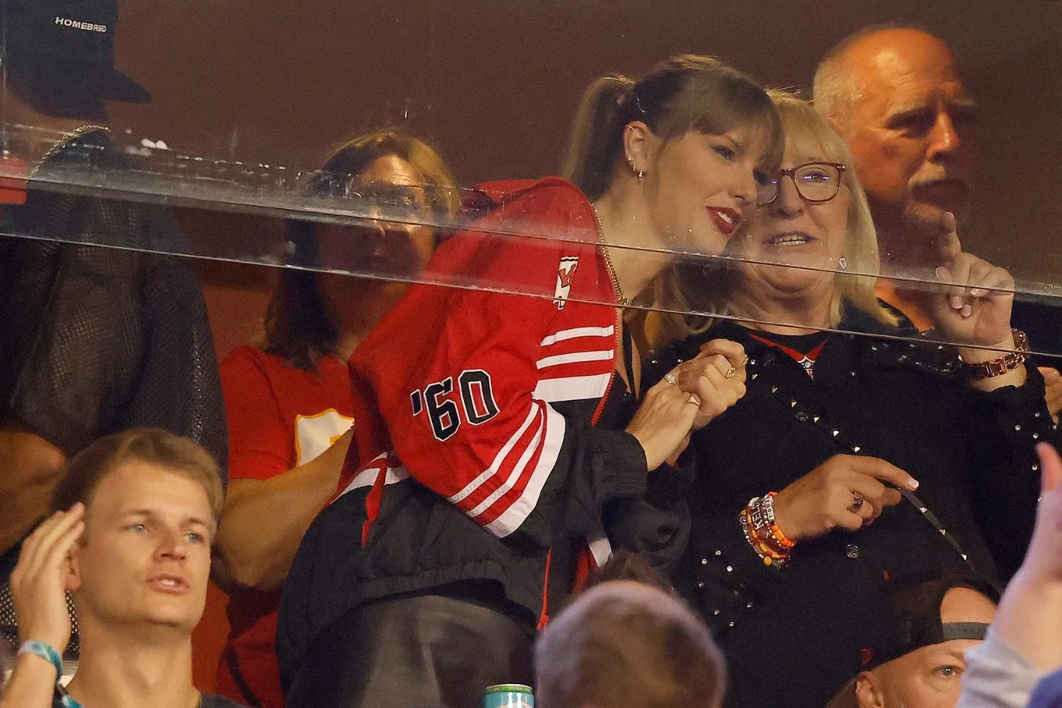 donna-kelce-taylor-swift