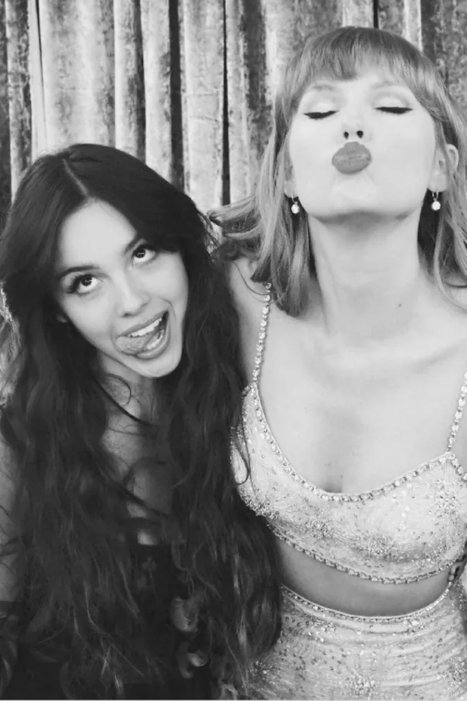 olivia-rodrigo-taylor-swift-b&w-brit-awards