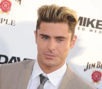 Zac Efron debuts dreadlocks