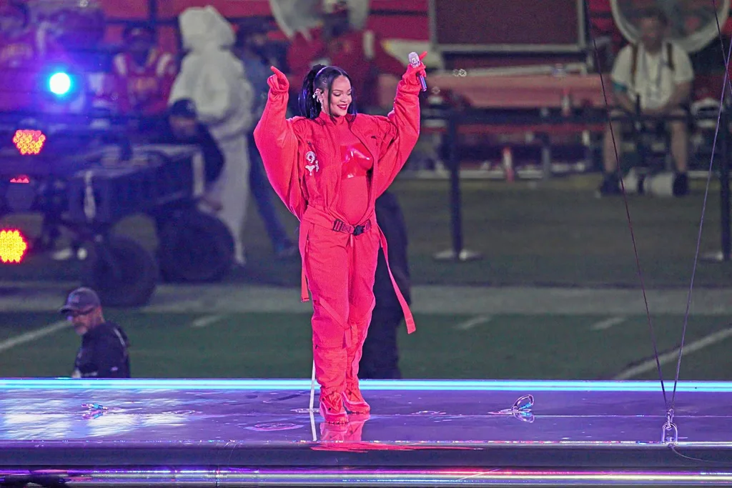rihanna-superbowl