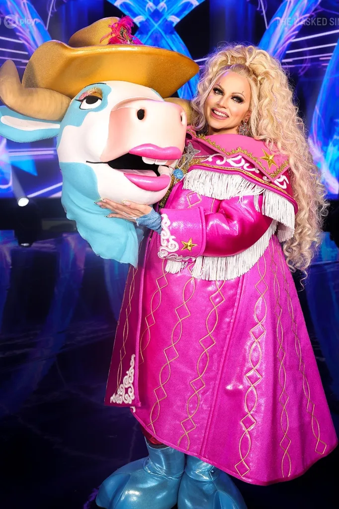 courtney-act-cowgirl-costume-the-masked-singer-australia