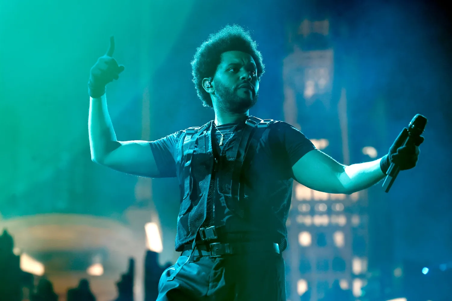 the-weeknd-on-stage
