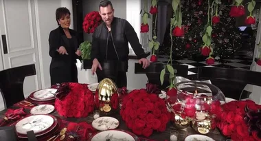 Level Up Your Festive Tablescaping Skills With These Chic Christmas Table Decorations