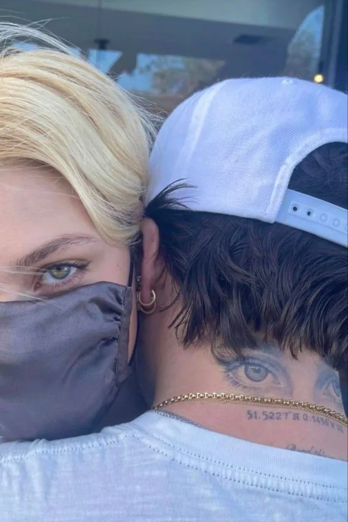 brooklyn-beckham-nicola-peltz-tattoo