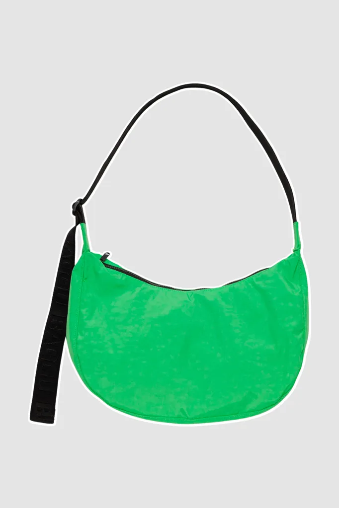 baggu medium nylon crescent bag aloe green