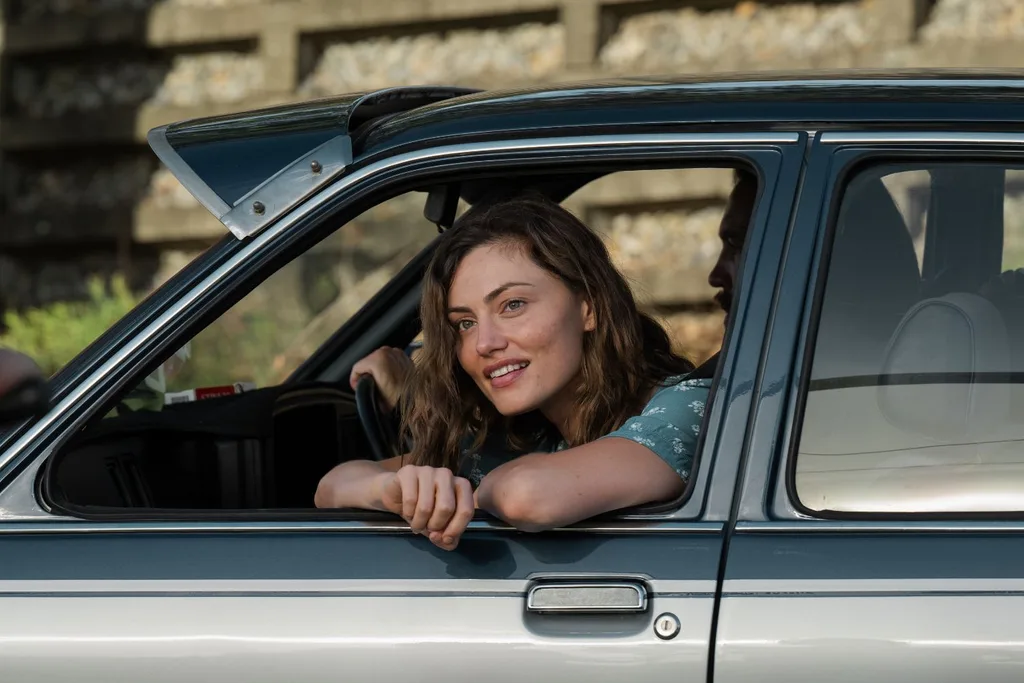 Phoebe Tonkin as Frankie Bell in a car