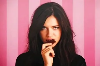 This Is Why Women Crave Chocolate On Their Period