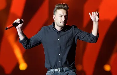 Liam Payne Owns The Coolest Harry Potter Prop EVER