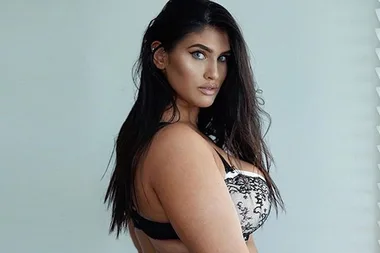 Aussie Model Calls Out Heavily Retouched Photo Of Herself