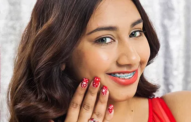 Beauty How-To: Xmas Nails