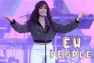 Some mad woman invaded Camila Cabello’s stage and put gum in her hair