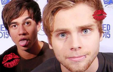We don’t mean to alarm you but Luke Hemmings and Calum Hood just kissed on stage
