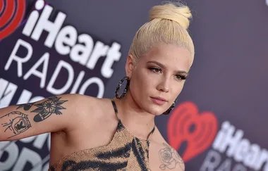 Halsey angrily tweets about hotel shampoo for people of colour and everyone’s pissed off