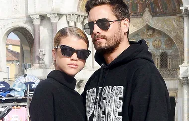 See how Scott Disick surprised Sofia Richie with roses on their holiday bed