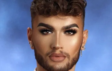 This student got up at 4am to do his yearbook makeup and we’re LIVING