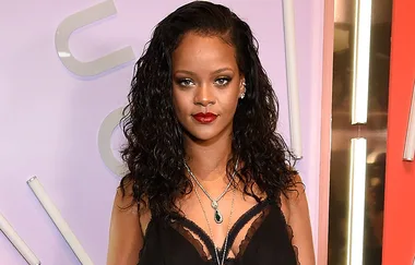 Twitter is freaking out over Rihanna, and honestly, same