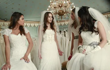 Pretty Little Liars star Sasha Pieterse just got married and you HAVE to see the pics!!