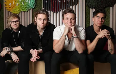 We got to see 5SOS perform ‘Youngblood’ live, and we’re still recovering