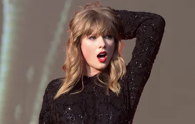 ALERT: Taylor Swift officially has red hair now