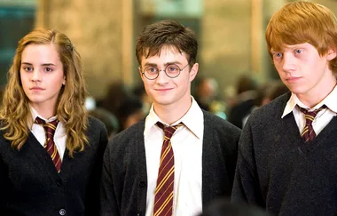 This ‘Harry Potter’ star is a freaking BABE now and it’s magic… again